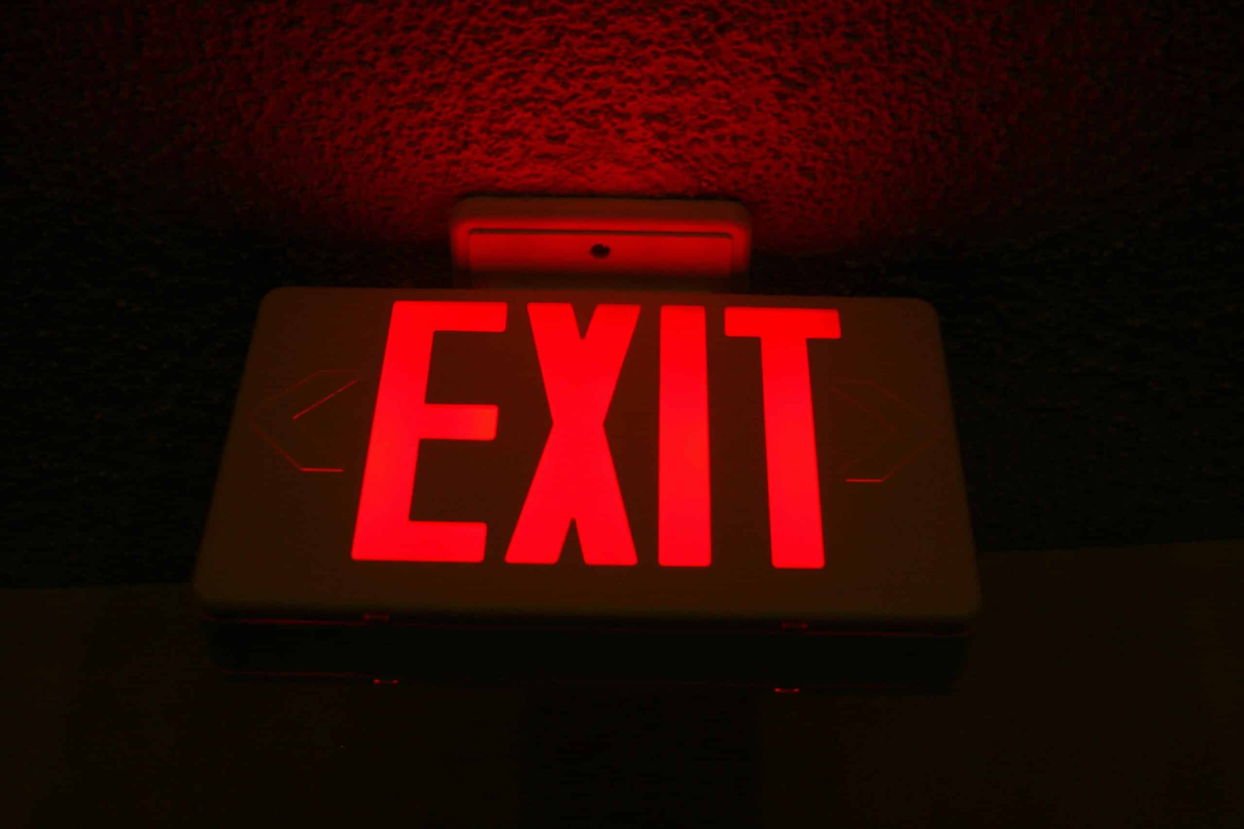 semn exit semnalizare incendiu securitate